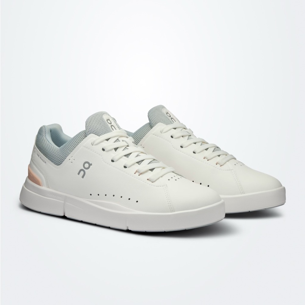 Women's ON THE ROGER Sneakers SIZE 8.5